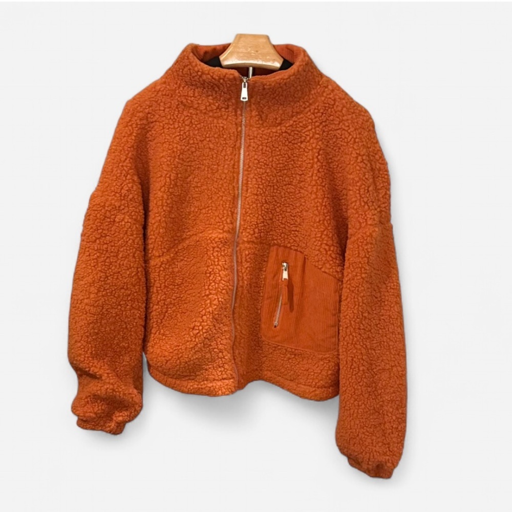 NWT Women’s Zip up Sherpa Jacket
Sizes SM/MED/LG - Picture 4 of 13